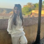 Saba Khan Instagram - There is always hope 🌸 . . . #sabakhan #life #happiness #love
