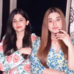 Saba Khan Instagram - Let’s do a quiz @somikhan_ks . . . Outfit - @krayaofficial . #khansisters #sabakhan #somikhan