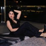 Saba Khan Instagram - Haye Garmi .. . . . . . . . #sabakhan
