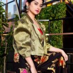 Saba Khan Instagram - Happy Diwali 🪔 . . Outfit - @niira_by_as . #sabakhan #diwali #happydiwali