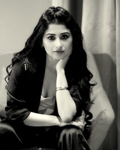 Saba Khan Instagram - The eye should learn to listen before it looks 
.
.
.
 📸 - @skymedia19 
.
.
#sabakhan