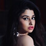 Saba Khan Instagram - Sell your cleverness and buy bewilderment . . . #sabakhan #liveandletlive