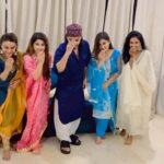 Saba Khan Instagram - Traditional twist @soni_soni_singh @faisalkhan30 @somikhan_ks @saarvieomanaofficial