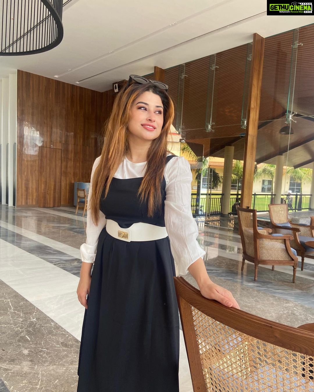 Saba Khan Instagram - Birthday Girl 👧 🧁 . . Outfit - @fashionstruc