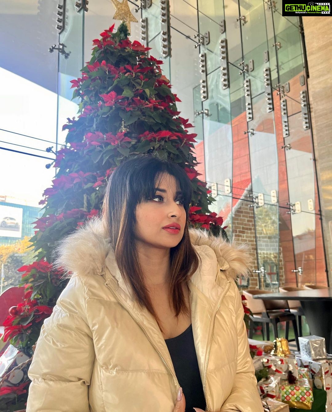 Saba Khan Instagram - Born to shine ✨ . . . #sabakhan The Westin Gurgaon, New Delhi