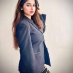 Saba Khan Instagram - Black is beautiful 🖤 . . . #sabakhan #love #begrounded #sucessful #peace
