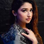 Saba Khan Instagram – A girl should be two things – Classy and Fabulous ⭐️ 
.
.
Styled by – @nottyaisha 
Mua – @makeupbykainatshaikh 
📸 – @saifcreations 
.
#sabakhan #bethebestversionofyou #loveyourself