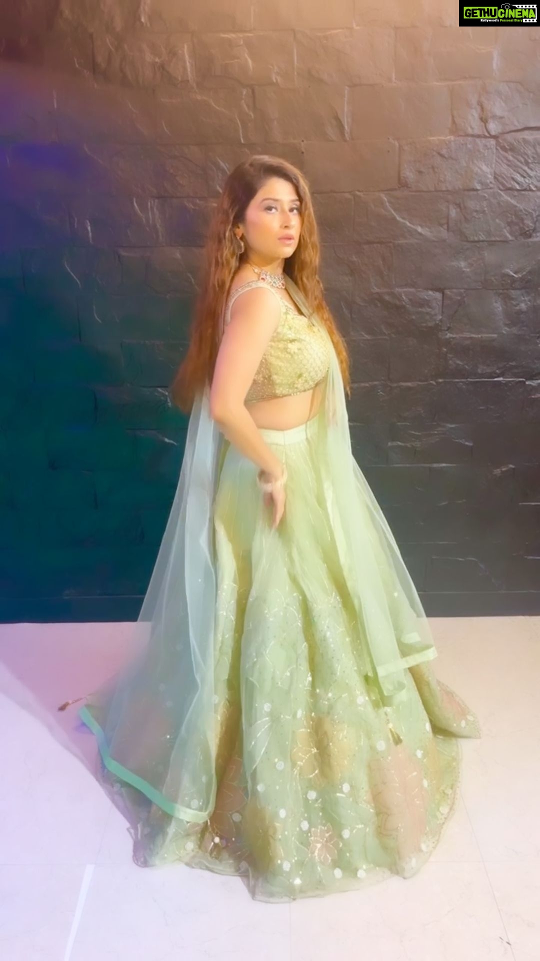 Saba Khan Instagram - Jawani Teri aafat 😘 . . . #sabakhan #jawaniteriaafat #trendingreels #trend
