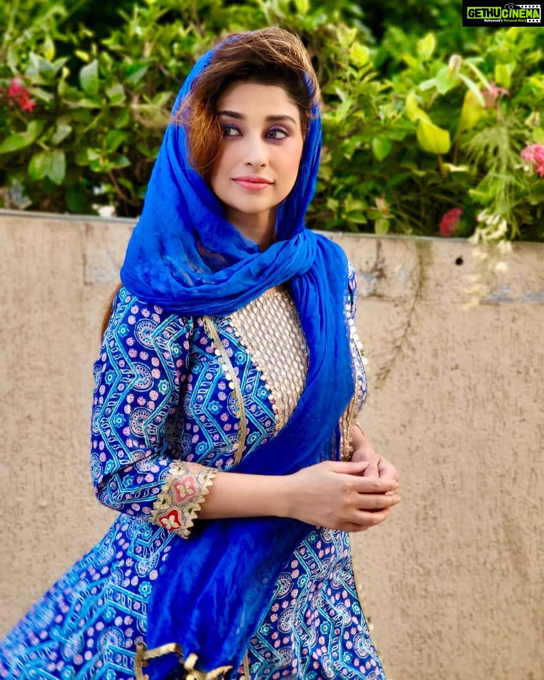 Saba Khan Instagram - Eid al-Adha Mubarak 🌙 . . . #sabakhan #eiduladha