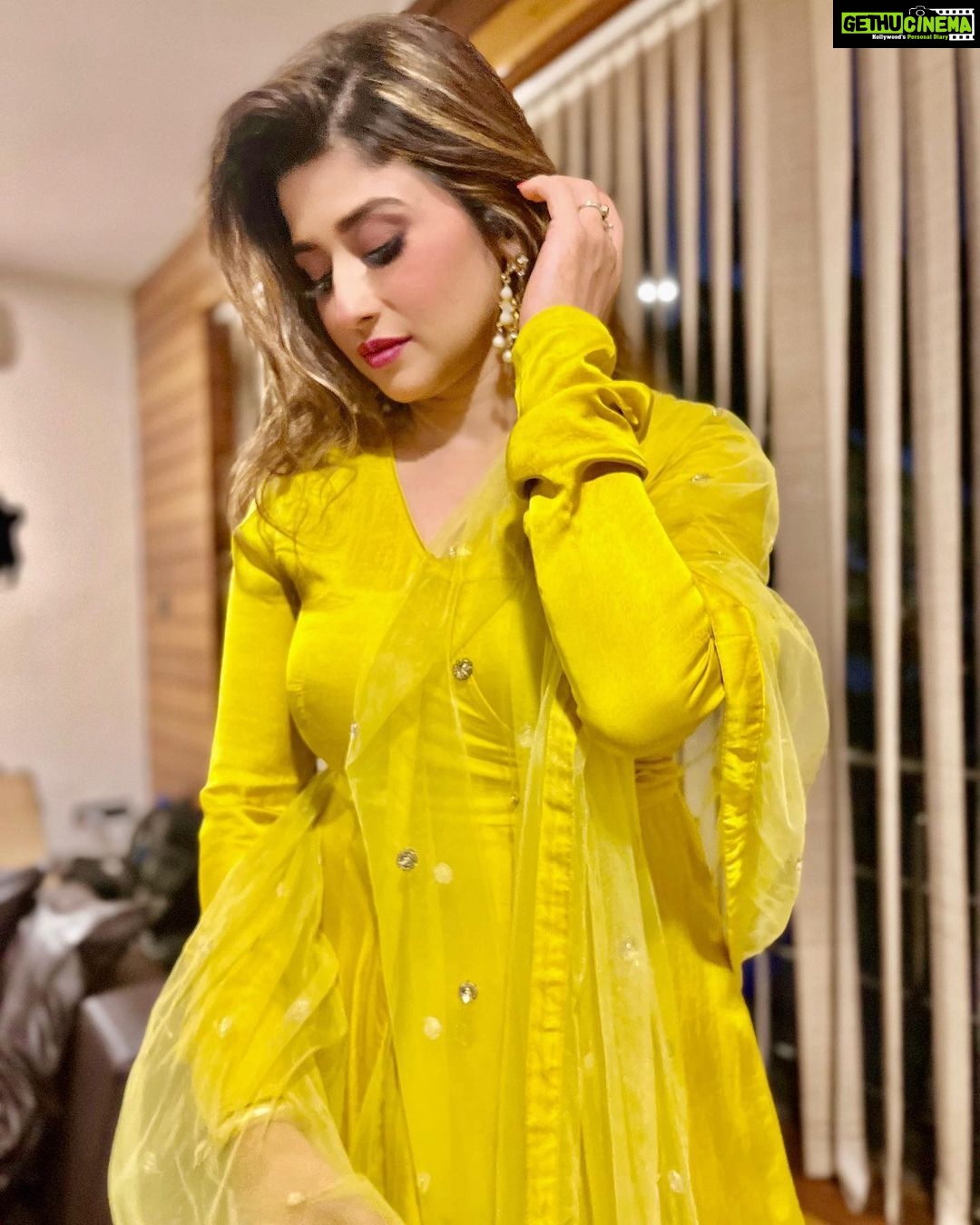 Saba Khan Instagram - Existence wants you to be you ❤️ . . . #sabakhan #love #peace #happiness