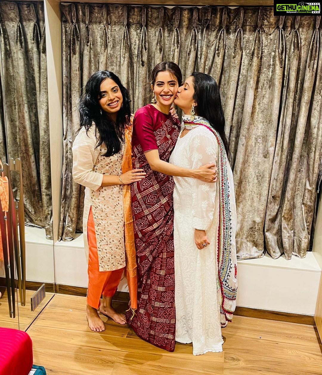 Sana Sayyad Instagram - I hope ya’ll have a blessed, healthy and prosperous Diwali. A very happy Diwali to you and your family!