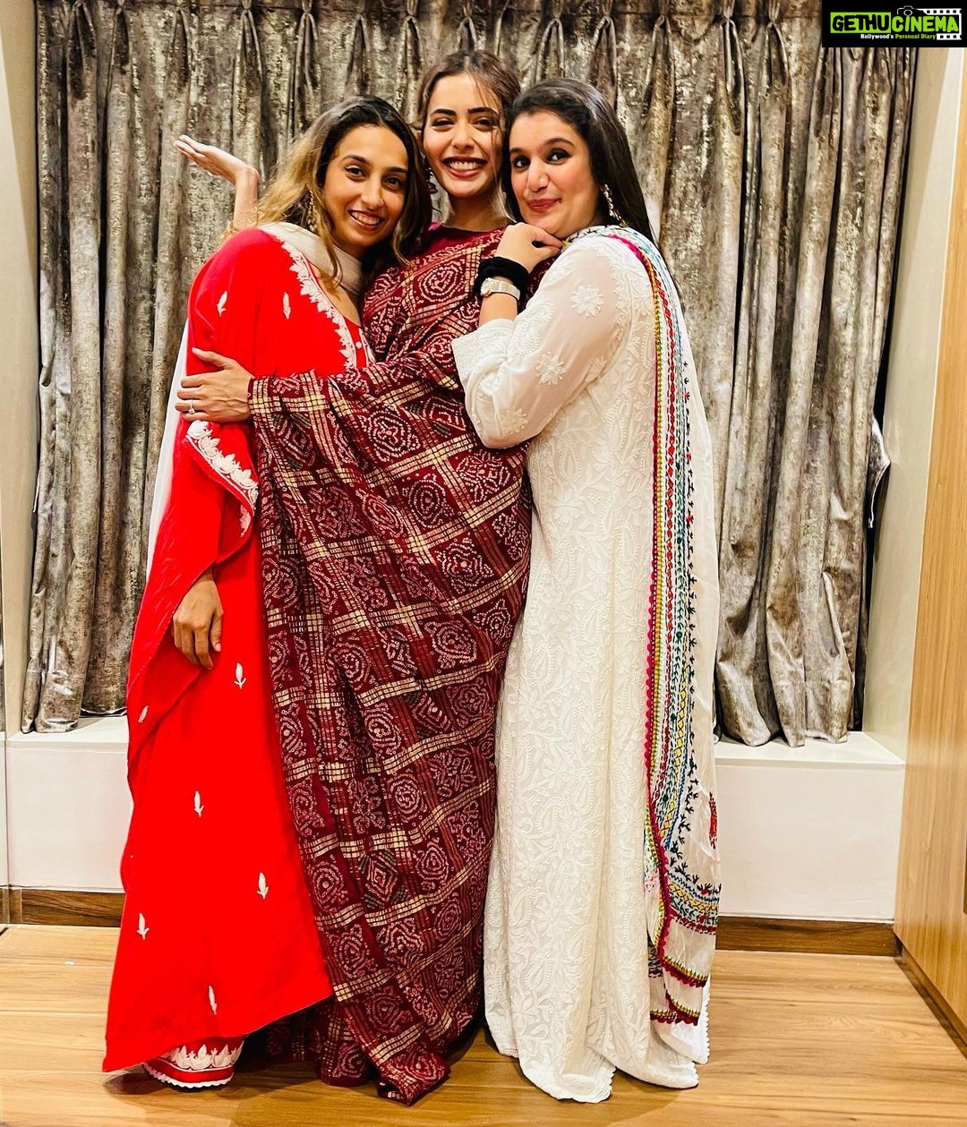 Sana Sayyad Instagram - I hope ya’ll have a blessed, healthy and prosperous Diwali. A very happy Diwali to you and your family!
