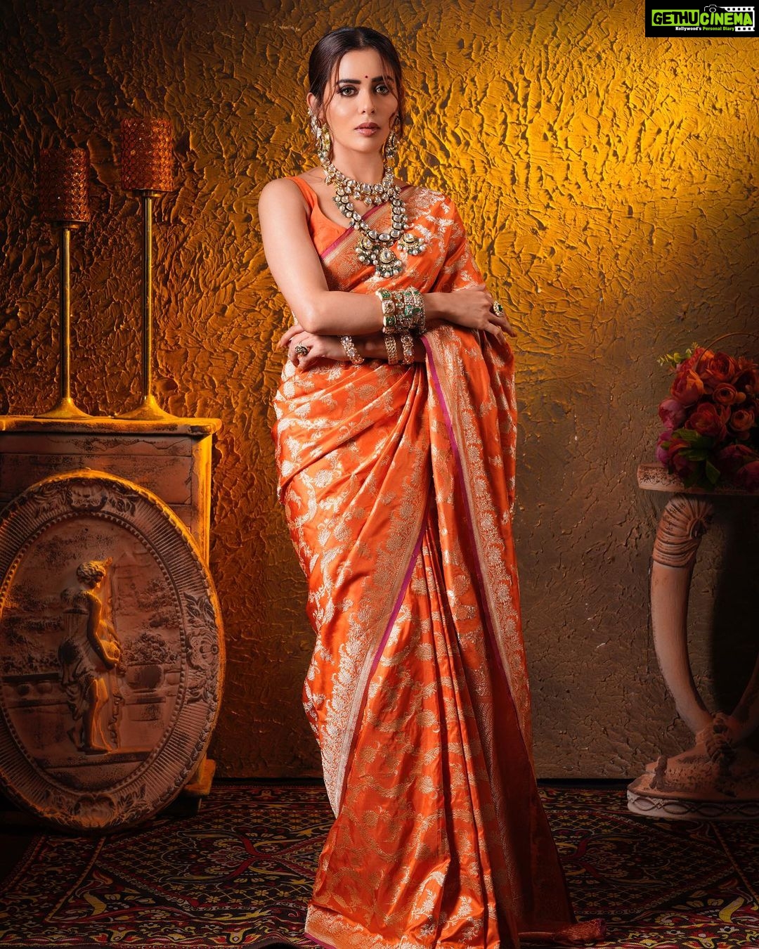 Sana Sayyad Instagram - NAVRATRI:- DAY 7 featuring @sana_sayyad29 as the Modern Indian Goddess where she represents the color ORANGE 🧡 . Shoot Concept & Designed By:- @nehaadhvikmahajan @bridalsbynam . 💄MUA , Hair & Styling :- @nehaadhvikmahajan . 🥻Saree :- @kankatala_ . 💍Jewelery :- @pooja_diamond . 🎥:- @abhay_r_kirti . Makeup :- @maybelline . Managed By :- @allboutcommunication . #sanasayyad #makeup #ootd #nehaadhvikmahajan #makeupbyme💄 #nammakeovers #bride #to #be #bridal #look #bridalmakeupartist #destinationweddingmakeupartist #weddingmakeup #hair #hairstyling #nammakeovers #bollywood #television #makeupartist #mumbai #traveller #all #over #the #globe