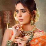 Sana Sayyad Instagram - NAVRATRI:- DAY 7 featuring @sana_sayyad29 as the Modern Indian Goddess where she represents the color ORANGE 🧡 . Shoot Concept & Designed By:- @nehaadhvikmahajan @bridalsbynam . 💄MUA , Hair & Styling :- @nehaadhvikmahajan . 🥻Saree :- @kankatala_ . 💍Jewelery :- @pooja_diamond . 🎥:- @abhay_r_kirti . Makeup :- @maybelline . Managed By :- @allboutcommunication . #sanasayyad #makeup #ootd #nehaadhvikmahajan #makeupbyme💄 #nammakeovers #bride #to #be #bridal #look #bridalmakeupartist #destinationweddingmakeupartist #weddingmakeup #hair #hairstyling #nammakeovers #bollywood #television #makeupartist #mumbai #traveller #all #over #the #globe
