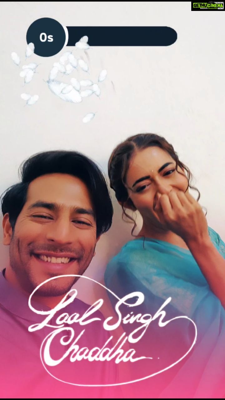 Sana Sayyad Instagram - Because her movie is coming soon @kareenakapoorkhan ❤️ @colorstv #spybahu Also Chand Mubarak and eid mubarak in advance. #chandmubarak #eidmubarak #colorstv #yohan #sejal #sehan #laalsinghchaddha