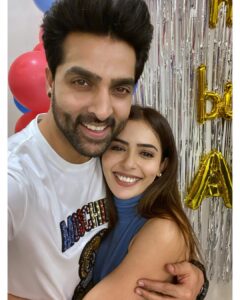 Sana Sayyad Instagram - Now go burn the dance floors 😆 & comments section all you #divyadrishti #drikshit #sanvik fans 🔥🔥❤️
 @sana_sayyad29 

#birthdaypics #adhvikmahajan #adhvikians #sanasayyad #bff #blessed #gratitude
