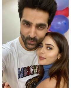 Sana Sayyad Instagram - Now go burn the dance floors 😆 & comments section all you #divyadrishti #drikshit #sanvik fans 🔥🔥❤️
 @sana_sayyad29 

#birthdaypics #adhvikmahajan #adhvikians #sanasayyad #bff #blessed #gratitude