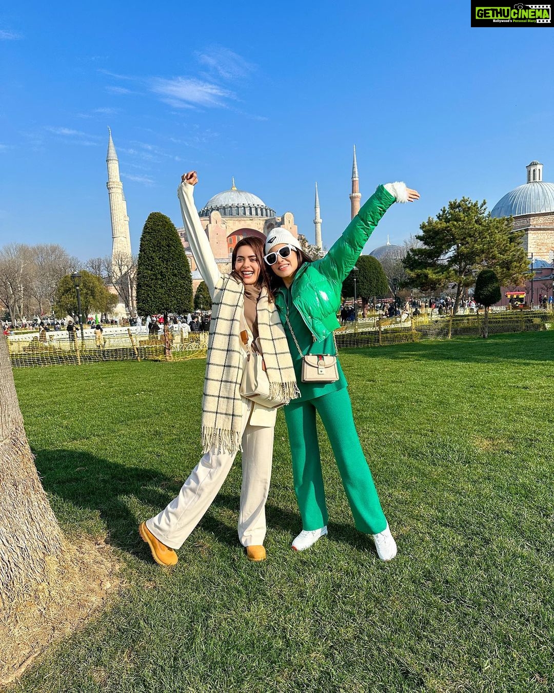 Sana Sayyad Instagram - Just Us Chilling Together ♥️♥️ . . . . . 👗:- @wanderlustbysahiba . #turkey🇹🇷 #istanbul #diaries #nehaadhvikmahajan #adhvikmahajan #sanasayyad #imaadshamsi İstanbul Turkey