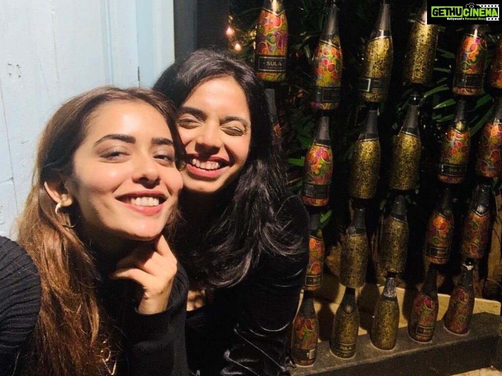Sana Sayyad Instagram - Happy 🎂 day my queen, my one true old best friend , my lover , my critique, my one stop solution, my heart🌹 You inspire me in so many ways you don’t know 🌞