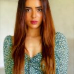 Sana Sayyad Instagram – Ah summer ! What power it has to make us suffer and like it 🌝💛