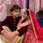 Sana Sayyad Instagram - दिल है तो फिर दर्द होगा दर्द है तो दिल भी होगा मौसम गुजरते रहते हैं दिल से..दिल से .. दिल से रे ❤️