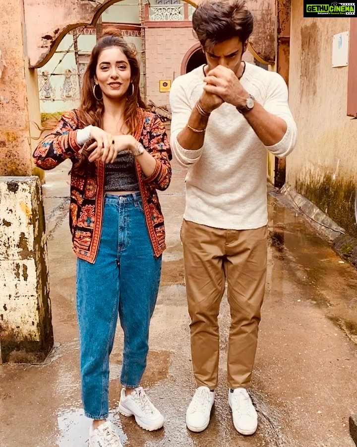 Sana Sayyad Instagram - Can’t keep calm because sajni- sajna’s lockdown ki lovestory goes on air tomorrow on @starplus & @disneyplushotstar monday- Saturday at 7pm ❤️ so don’t forget to tune in ❤️🥰
