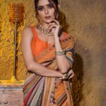 Sana Sayyad Instagram - आप सभी को दीपवाली की शुभ कमनाएँ। स्टे सेफ ❤️ Wearing @neerusindia Mua @nehaadhvikmahajan Jewellery @pooja_diamond 📸 @abhay_r_kirti