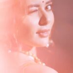 Sana Sayyad Instagram - NAVRATRI:- DAY 7 featuring @sana_sayyad29 as the Modern Indian Goddess where she represents the color ORANGE 🧡 . Shoot Concept & Designed By:- @nehaadhvikmahajan @bridalsbynam . 💄MUA , Hair & Styling :- @nehaadhvikmahajan . 🥻Saree :- @kankatala_ . 💍Jewelery :- @pooja_diamond . 🎥:- @abhay_r_kirti . Makeup :- @maybelline . Managed By :- @allboutcommunication . #sanasayyad #makeup #ootd #nehaadhvikmahajan #makeupbyme💄 #nammakeovers #bride #to #be #bridal #look #bridalmakeupartist #destinationweddingmakeupartist #weddingmakeup #hair #hairstyling #nammakeovers #bollywood #television #makeupartist #mumbai #traveller #all #over #the #globe