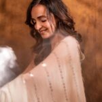 Sanaya Irani Instagram - Diwali with @sanayairani - Outfit: @houseofneetalulla Styled and Managed by: @ananyaarora2013 x @theboltpr Styling assistant: @mahekagandhi_16 📸 @ravii_dixit Mumbai, Maharashtra