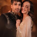Sanaya Irani Instagram - Wishing everyone a very happy and prosperous Diwali. Love and light ❤️🪔. Clicked by @ravii_dixit