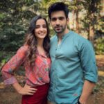 Sanaya Irani Instagram - Shot for something super cute with this mad one ❤️ Always a good time Sayaana!!! 👻🤗 Stay tuned :)
