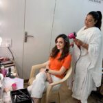 Sanaya Irani Instagram - Caught your eye on something exciting?! Yess looks fascinating doesn’t it .. it’s here the solution to our baby hair 🥰 The best gift this season for our mothers. Let’s celebrate Mother’s Day with Dyson #DysonSupersonic #dysonhair @dyson_india
