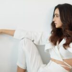 Sanaya Irani Instagram - Picking the good profile… 😉 Clicked by @ayushdas Make up @malcolm_m_fernandes Hair @shab_qureshi786 Stylist @nakhrevakhre