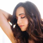 Sanaya Irani Instagram - Close your eyes, fall in love, stay there- Rumi Clicked by @ayushdas Make up @malcolm_m_fernandes Hair @shab_qureshi786 Stylist @nakhrevakhre