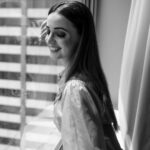 Sanaya Irani Instagram - 🖤🤍🖤🤍 📸 @ravii_dixit