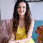 Sanaya Irani Instagram - Sipping the perfect cappuccino in my favourite corner, my Living Room. This is where my heart is. ✨ Watch @asianpaints Where The Heart Is and explore homes of India’s favourite celebrities, streaming on Voot! @anilskapoor @harshvarrdhankapoor @imouniroy @yuvisofficial @pvsindhu1 @hedgepooja @jimsarbhforreal #AsianPaintsWhereTheHeartIs #Season6 #WTHI #WTHIS6 #IndianCelebrities #CelebrityHomes #HomeTours #Voot #HarGharKuchKehtaHai @voot