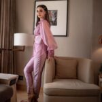 Sanaya Irani Instagram - Ready steady and go for #byinviteonlys2 today at 7:30 pm on YouTube and on Zoom. Don’t forget to watch 😊. Clicked by @ravii_dixit Wearing @dheeru.taneja Make up @malcolm_m_fernandes Hair @shab_qureshi786