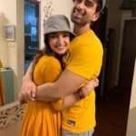 Sanaya Irani Instagram - Just a couple of mad hatters. Happy 40th my beautiful friend. I love that we had to take last minute fake candids so I would have a pic to post on your bday, but I guess that just means we r so busy having a good time that pictures just take a back seat. Here’s wishing you a lifetime of happiness, peace of mind, success in whatever you choose, better communication skills and fewer mood swings on your special day. 🍻 to capturing many many more mental(pun intended)pictures . Have a wonderful day you beautiful soul may you always be surrounded by mountains ⛰ and one day build your dream on top of it. Love you forever @iakshaydogra because you are #friendslikefamily ❤️❤️.