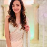Sanaya Irani Instagram - Hi this is Sanaya Irani and my profiles are 😆.