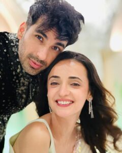 Sanaya Irani Instagram - US ❤️❤️❤️ Thanks @tansworld for the awesome click 😊