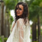 Sanaya Irani Instagram - Palattt series 2.0 😊😊 Clicked by @ayushdas Make up @malcolm_m_fernandes Hair @shab_qureshi786 Stylist @nakhrevakhre Asst stylist @fusionandfashion07