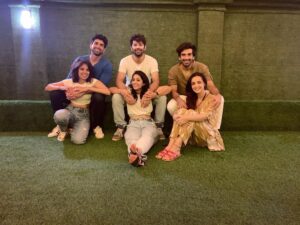 Sanaya Irani Instagram - #us ❤️❤️❤️. @itsmohitsehgal @iakshaydogra @sakshi0801 @barunsobti_says *2 😀😀