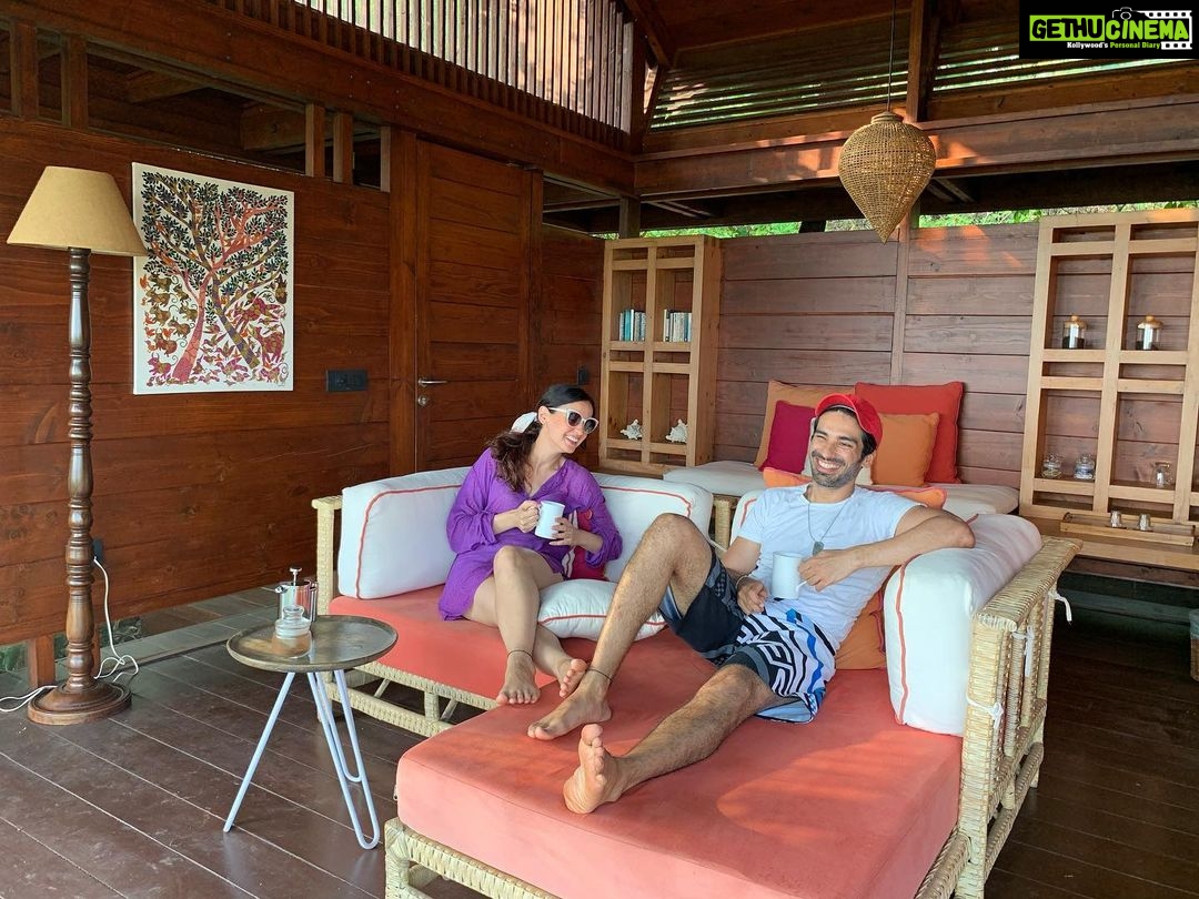 Sanaya Irani Instagram - Live,Laugh,Love ❤️ @itsmohitsehgal . You gave us every reason to do just that @caboserai ❤️❤️. #majormissing #lifeisbeautiful.