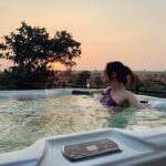 Sanaya Irani Instagram - Nature’s farewell kiss for the night 😚. #sunset 😍