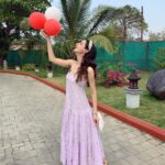 Sanaya Irani Instagram - Mary Poppins feels minus the umbrella ☂😃😃.