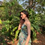 Sanaya Irani Instagram - A walk in the nature walks the soul back home 🌳 🌳❤️❤️. @caboserai I miss the green.