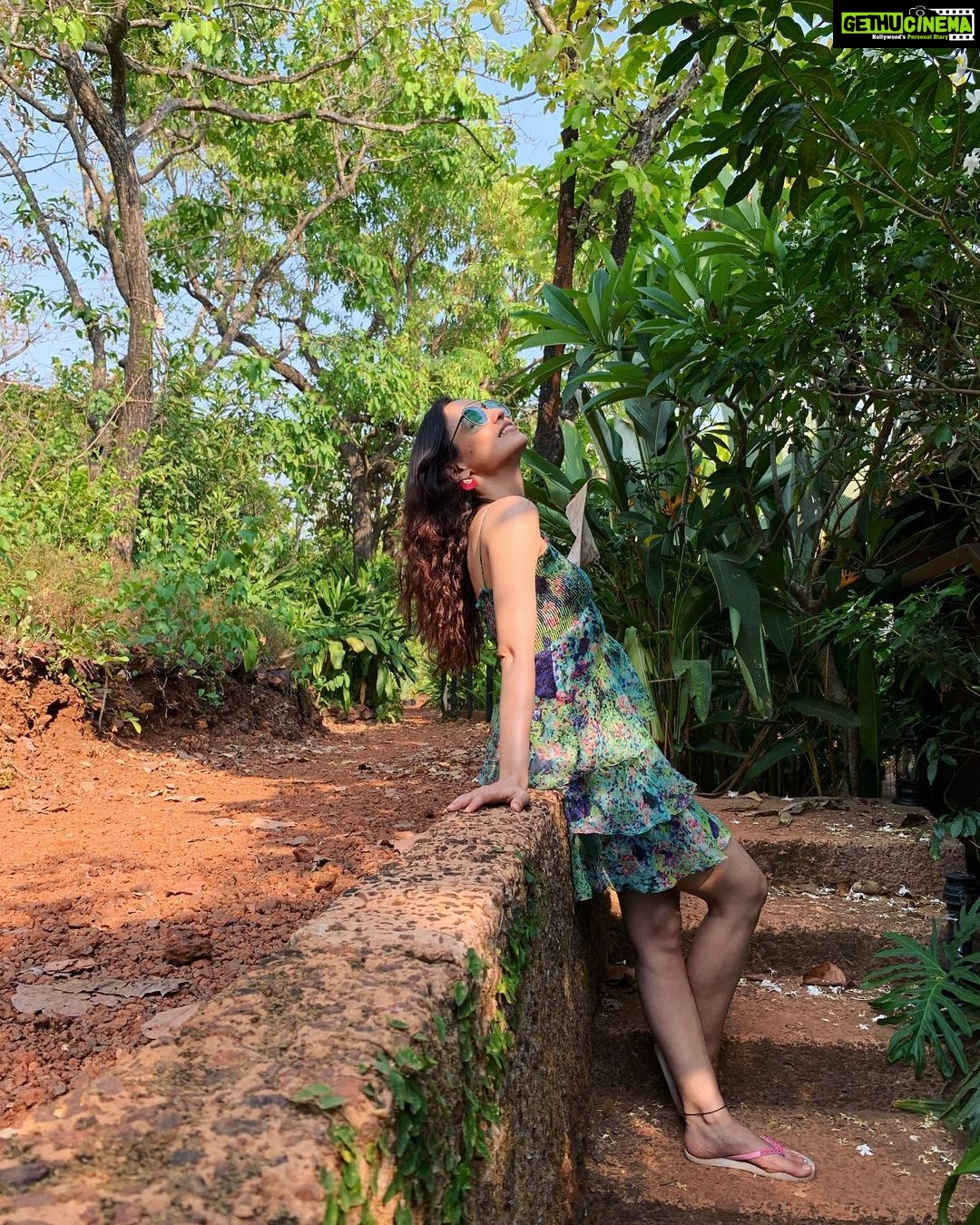 Sanaya Irani Instagram - A walk in the nature walks the soul back home 🌳 🌳❤️❤️. @caboserai I miss the green.