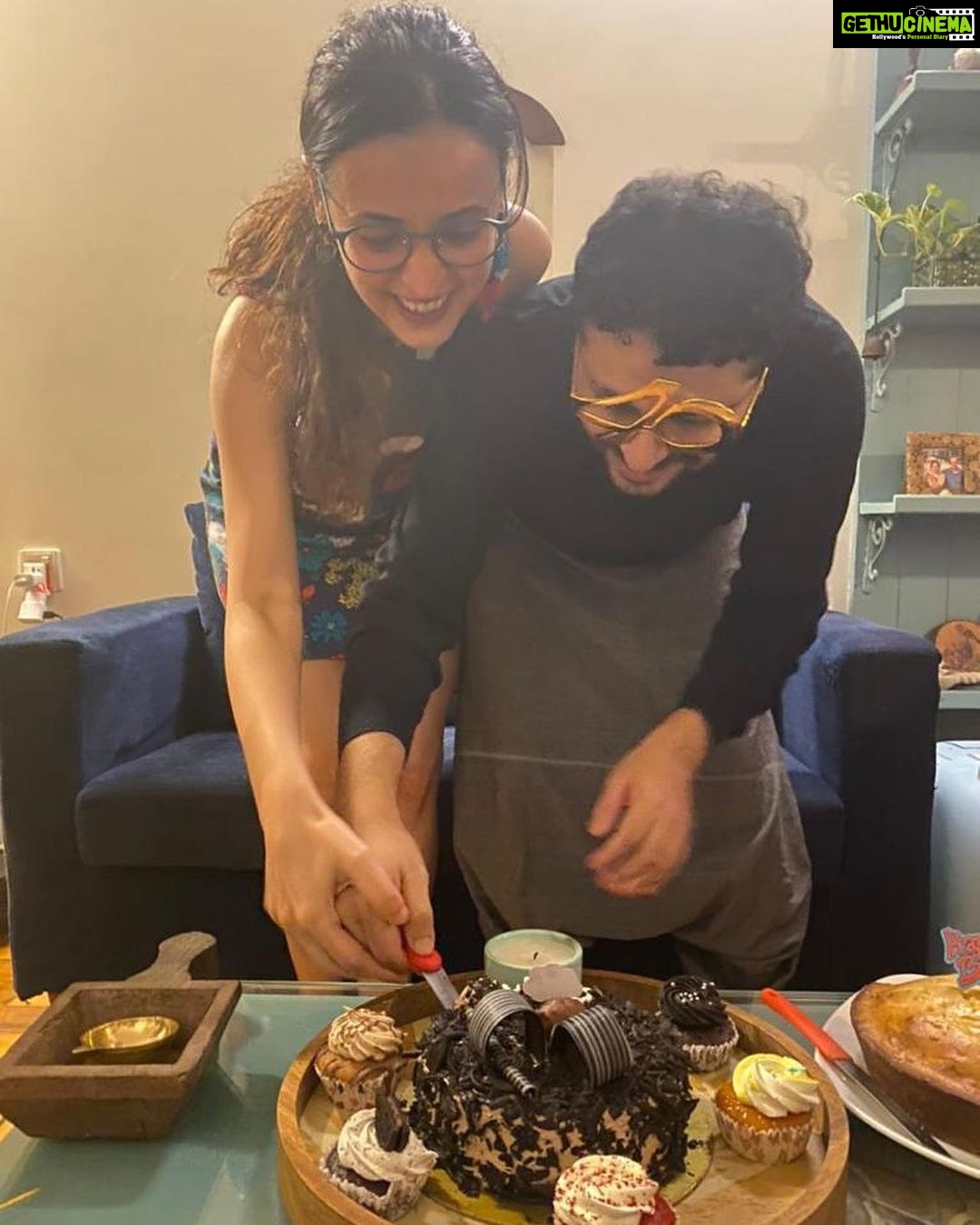 Sanaya Irani Instagram - Happy 40th my beautiful friend @hegdeg 😘😘. Cheers 🥂 to many more years of cake cuttings, Turkish eggs and adventurous car rides with monaya 🚘. Just remember you will never be #nakedandafraid 😂😂. Love ya ❤️❤️
