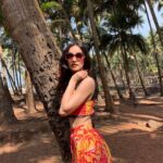 Sanaya Irani Instagram - When @itsmohitsehgal insists on taking my pictures when it is 38 degrees outside, because he wanted to play with shadows. Good job baby I love the pics 😍😍. Outfit @laglitsbychhavi @dinky_nirh