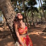 Sanaya Irani Instagram - When @itsmohitsehgal insists on taking my pictures when it is 38 degrees outside, because he wanted to play with shadows. Good job baby I love the pics 😍😍. Outfit @laglitsbychhavi @dinky_nirh